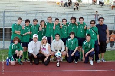 La premiazione di una squadra che ha partecipato a un torneo precedente