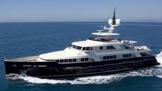 Lo splendido della linea Vintage che il cantiere Codecasa ha presentato nei giorni scorsi a Cannes