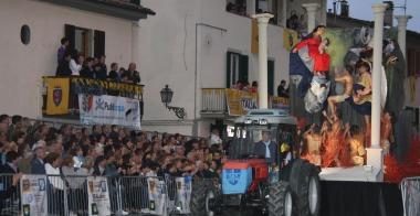 La sfilata della festa di Carmignano   