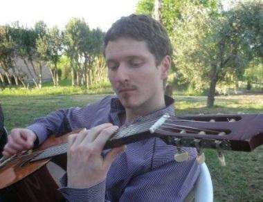 Matteo Maestri e un sub dei vigili del fuoco durante le ricerche sottacqua 