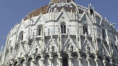 Sotto il mezzo busto di Mazzini e a destra Garibaldi secondo recenti studi