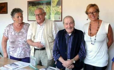 I militanti storici premiati dalla segretaria della Cgil Patrizia Bernieri      