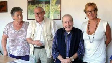I militanti storici premiati dalla segretaria della Cgil Patrizia Bernieri