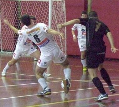 Unazione di una partita di calcetto 