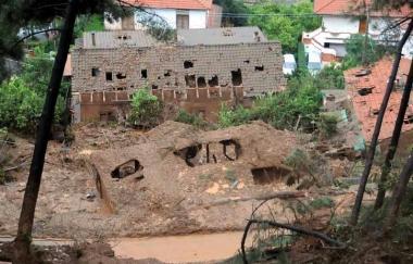 <b>DOPO LA TRAGEDIA.</b> La casa distrutta dalla frana 