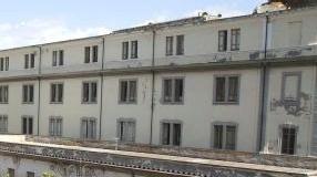 L’ex caserma della Guardia di Finanza Teseo Tesei dove Provincia e Comune vorrebbero trasferire i licei di Portoferraio