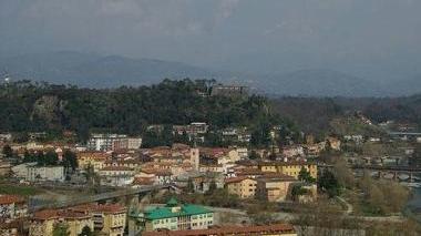 Veduta di Aulla e sotto il sindaco Roberto Simoncini