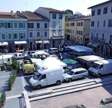<b>PIAZZA DEL SALE.</b> Ha ospitato il Mercato contadino della Maremma  