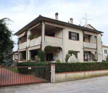 <b>CASALONE </b>La villetta bifamiliare allasta per 464mila euro in Tribunale 