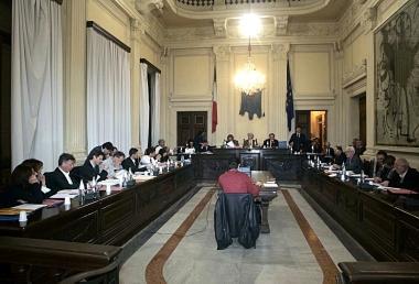 Una seduta del consiglio comunale 
