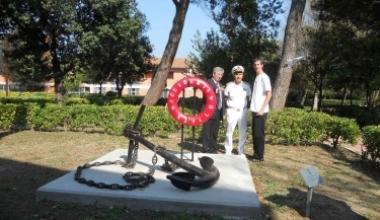 L'Accademia navale dona un'àncora alla Fondazione Stella Maris