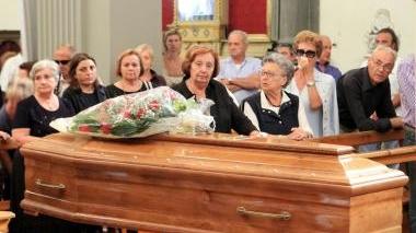 Alla chiesa di Santo Stefano in tanti a dire addio a Gino anima del volontariato in città