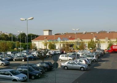 La sede &egrave; al centro commerciale 