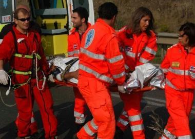 <b>SOCCORRITORI.</b> Sono riusciti a rianimare il ragazzino dopo venti minuti 
