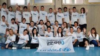I ragazzi del Vespucci con le maglie dell’Unicef