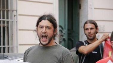Marco Lenzoni e a destra militanti dell’ultra-sinistra in tribunale