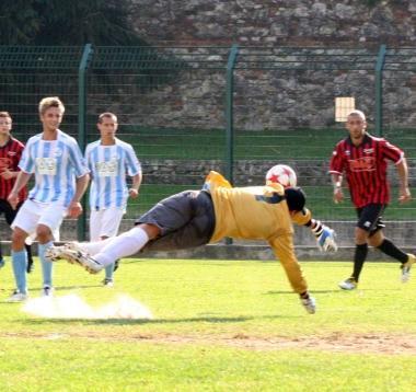 <b>ESORDIO.</b> Prima da titolare per il portiere Alberto Lazzoni 
