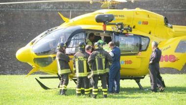 Lelicottero Pegaso atterrato sui prati davanti alle Mura (Vip) 