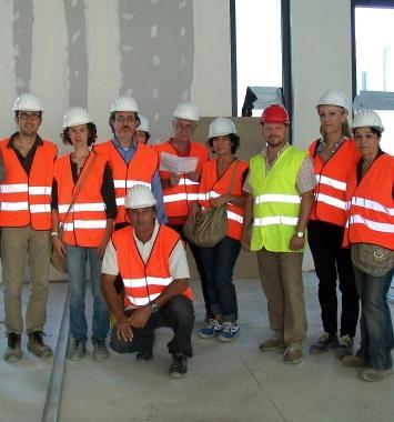Il gruppo di medici infermieri e tecnici in visita al cantiere 
