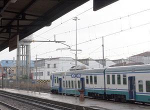 Treni a rilento dopo un furto di cavi di rame a Cascina