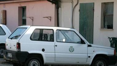 Una vecchia auto del Comune