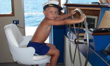  Oggi Matteo compie sei anni. «Con sei candeline che illuminano il tuo sorriso, stai aprendo una ...