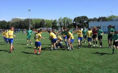 Ragazzi impegnati nei campus di rugby 