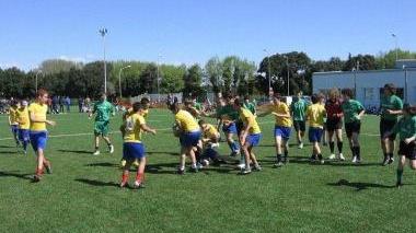 Ragazzi impegnati nei campus di rugby