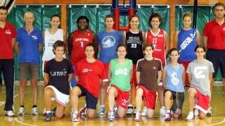 Il gruppo della Virtus Empoli Scotti che sta per iniziare la sua avventura nel campionato di serie B1 femminile