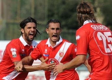 <b>MAGO</b>. Tano Caridi urla di gioia dopo il gol con il Crotone 