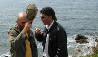 In basso Zeb con lamico e mecenate Filippo Lotti A destra Lorenzo Sarti 