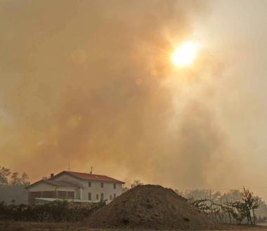 I medici: «Malattie in aumento per il rogo della discarica»