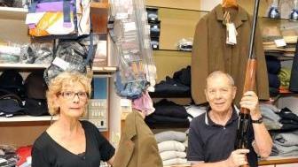 Ultimo giorno d'apertura per l'Armeria Bresciana dopo 57 anni di attività