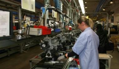 Tre realt&agrave; dellindustria pisana: la Piaggio la Saint-Gobain e linterno di unazienda conciaria 