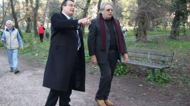L’assessore Pastechi in pineta con il sindaco
