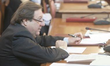 Lassessore al bilancio Valter Nebbiai durante una seduta del consiglio comunale 