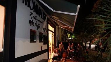Locali pubblici aperti di notte: con la manovra si tornerebbe all’antico