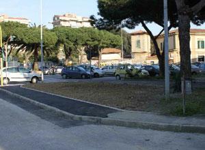 Rapinato sotto casa mentre getta la spazzatura