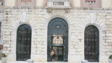 L’ingresso dell’ospedale lungo viale Alfieri