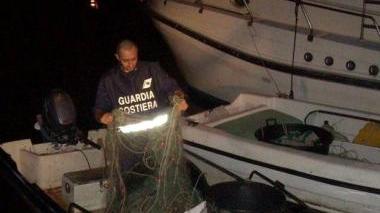 Le reti sequestrate della guardia costiera di Viareggio