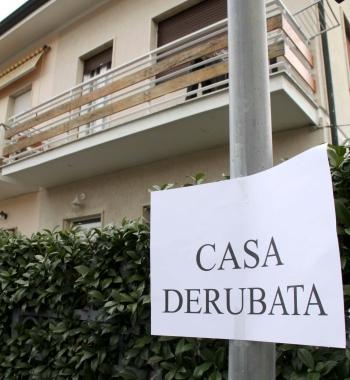 Una casa derubata dai ladri 