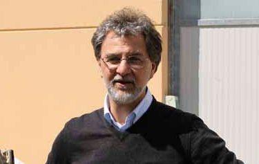 Il docente e scultore Luciano Massari 