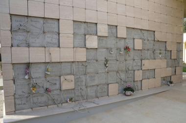 Gli ossari del cimitero di Fornacette ancora da sistemare   