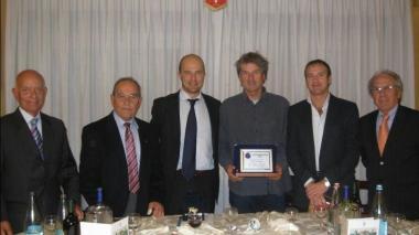 <b>PANATHLON. </b>Garbin in mezzo ai dirigenti pisani