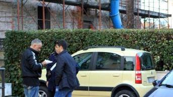I militari raccolgono testimonianze