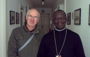 Franco Baratta e il vescovo monsignor Sosthene Ayikuli Adjuwa 