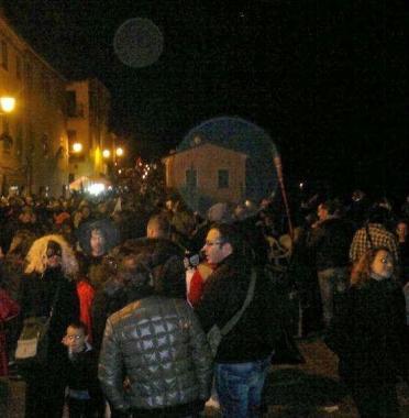 Paese invaso da giovani e famiglie 