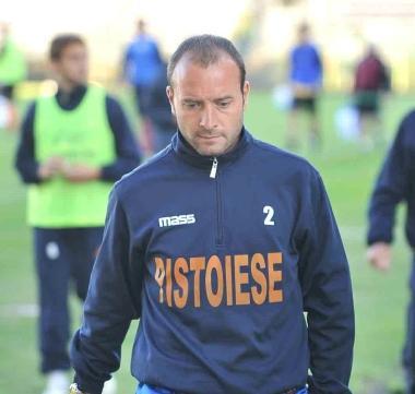 Lallenatore esonerato Alessandro Birindelli A destra Paolo Indiani col presidente Orazio Ferrari 