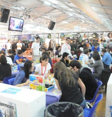 La citt&agrave; invasa dagli appassionati per la mostra dei Comics    
