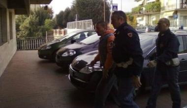 Ladri arrestati dalla polizia dopo il raid notturno in centro
